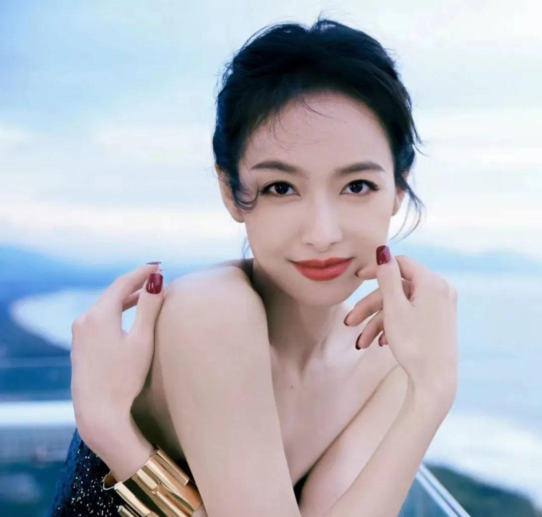 杨幂|8位女星的生图：杨幂腿不直，赵丽颖身材比例受争议