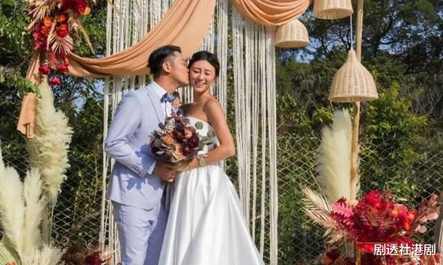 吴浩康|恭喜!香港知名歌手今日大婚,靓模妻子腹部隆起已怀孕3个月