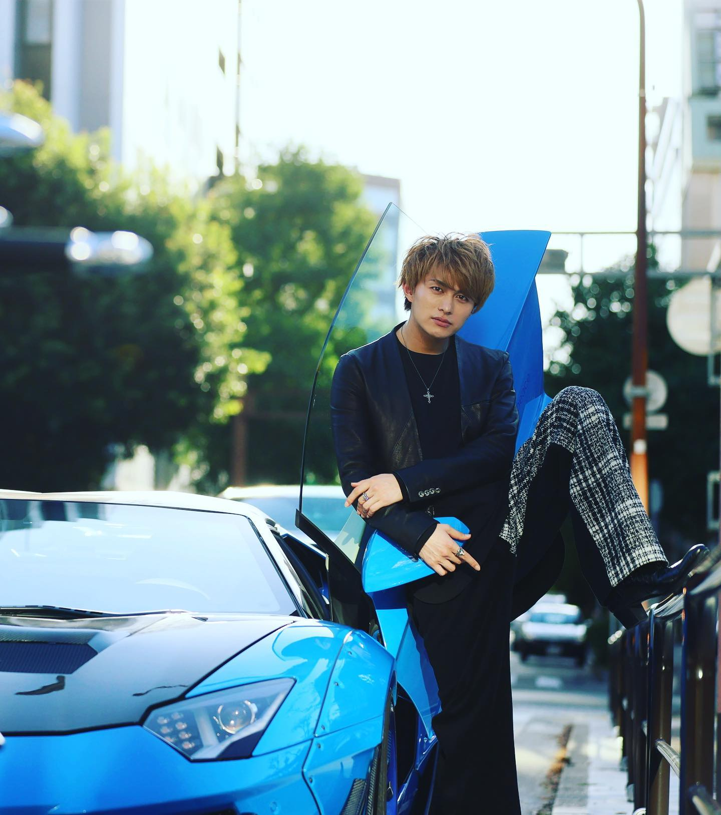 假面骑士|假面骑士铠武主演偷东西，被事务所解约，日网友评价：真是没出息