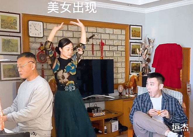 周云|云吞他爹被有才爸妈花式催婚走红，吸粉750万的他，是啥来头？