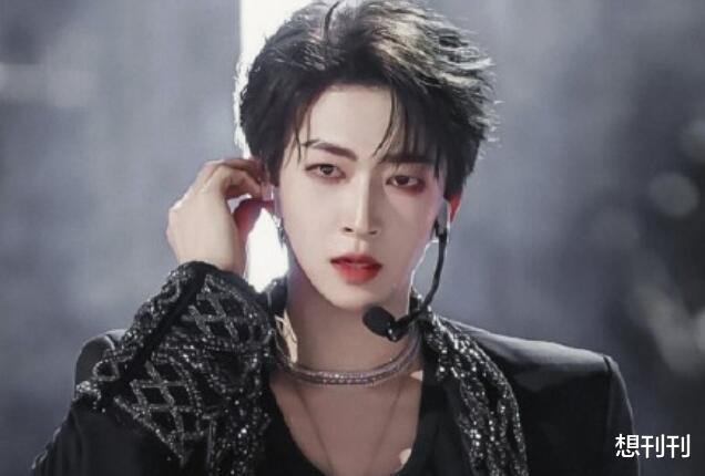 男团|浓妆男星抹去厚粉底,有人秒变路人,有人娘进骨,有人丑到不敢认