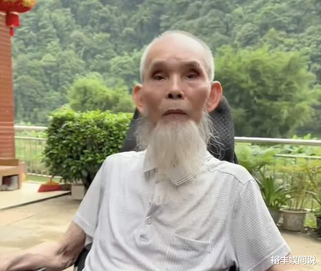 许华升88岁爷爷因新冠离世!两度感染住进医院,升妈透露详情