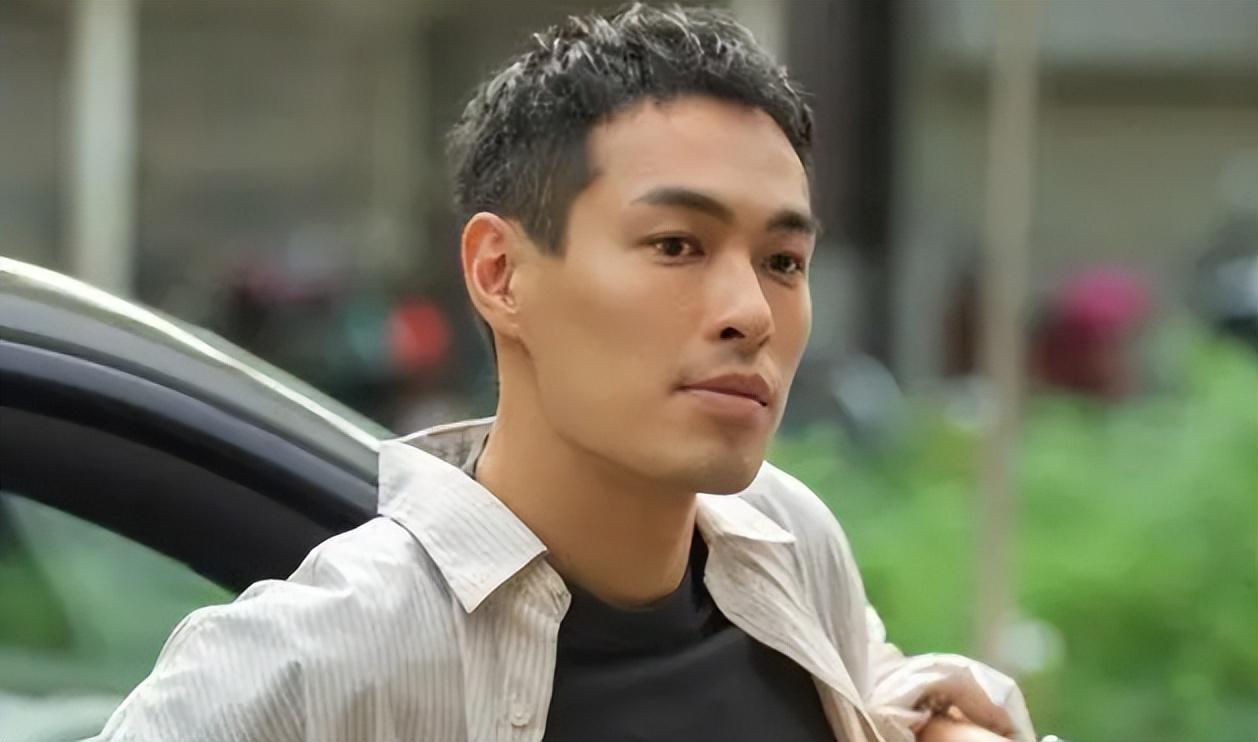 邱心志|颜值不够却偏要演男主的8位男星，一出场就被男配秒杀