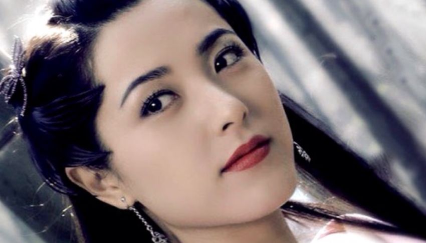 曾黎|《了不起的D小姐》曾黎穿旗袍太惊艳，颜值不输小花，45岁仍单身