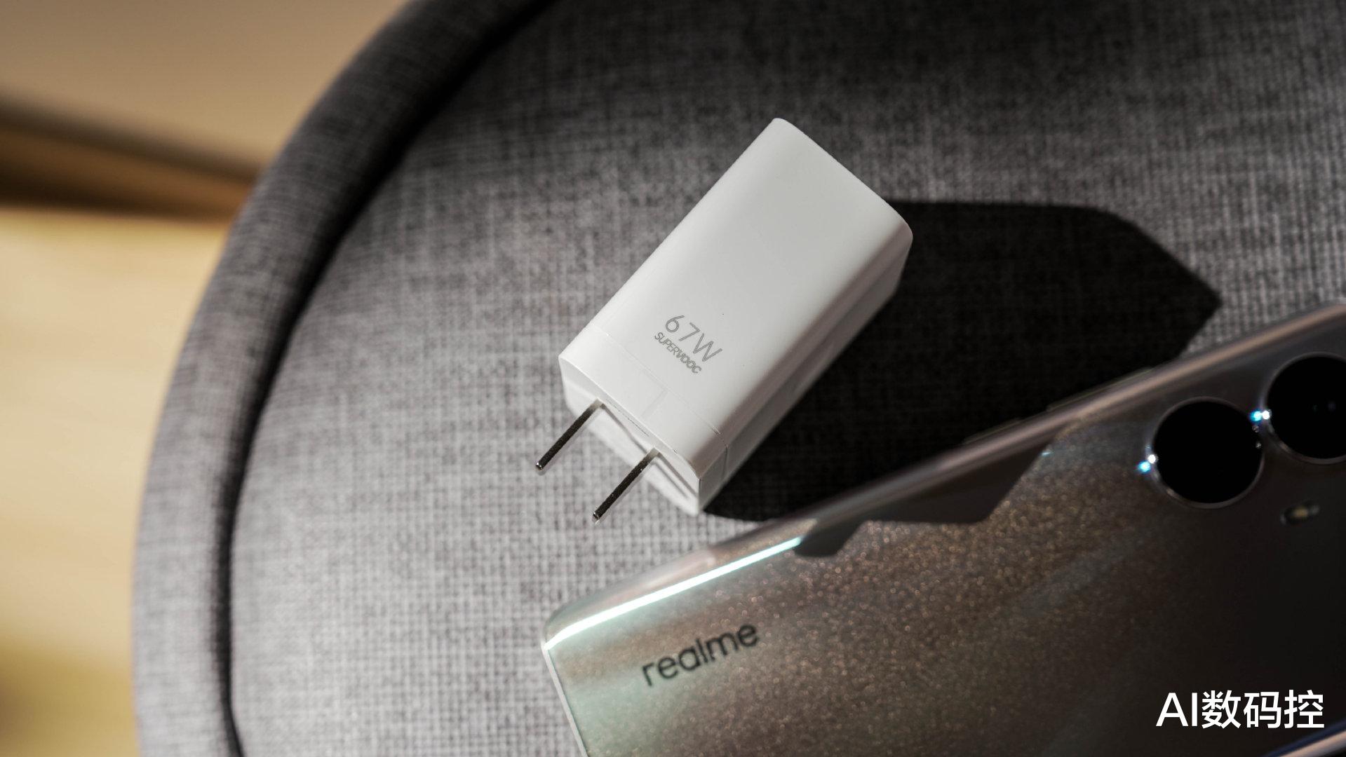 相机|仅售1699元，曲面屏+173g轻薄机身，红米强对手来了