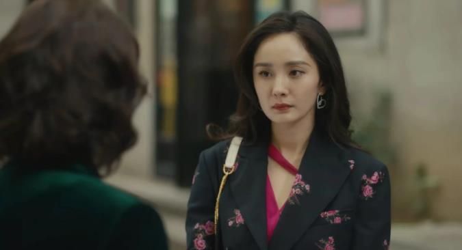 许凯|【爱的二八定律】杨幂老态难掩　网嘲许凯脱衣无肌肉︰腰好肥！