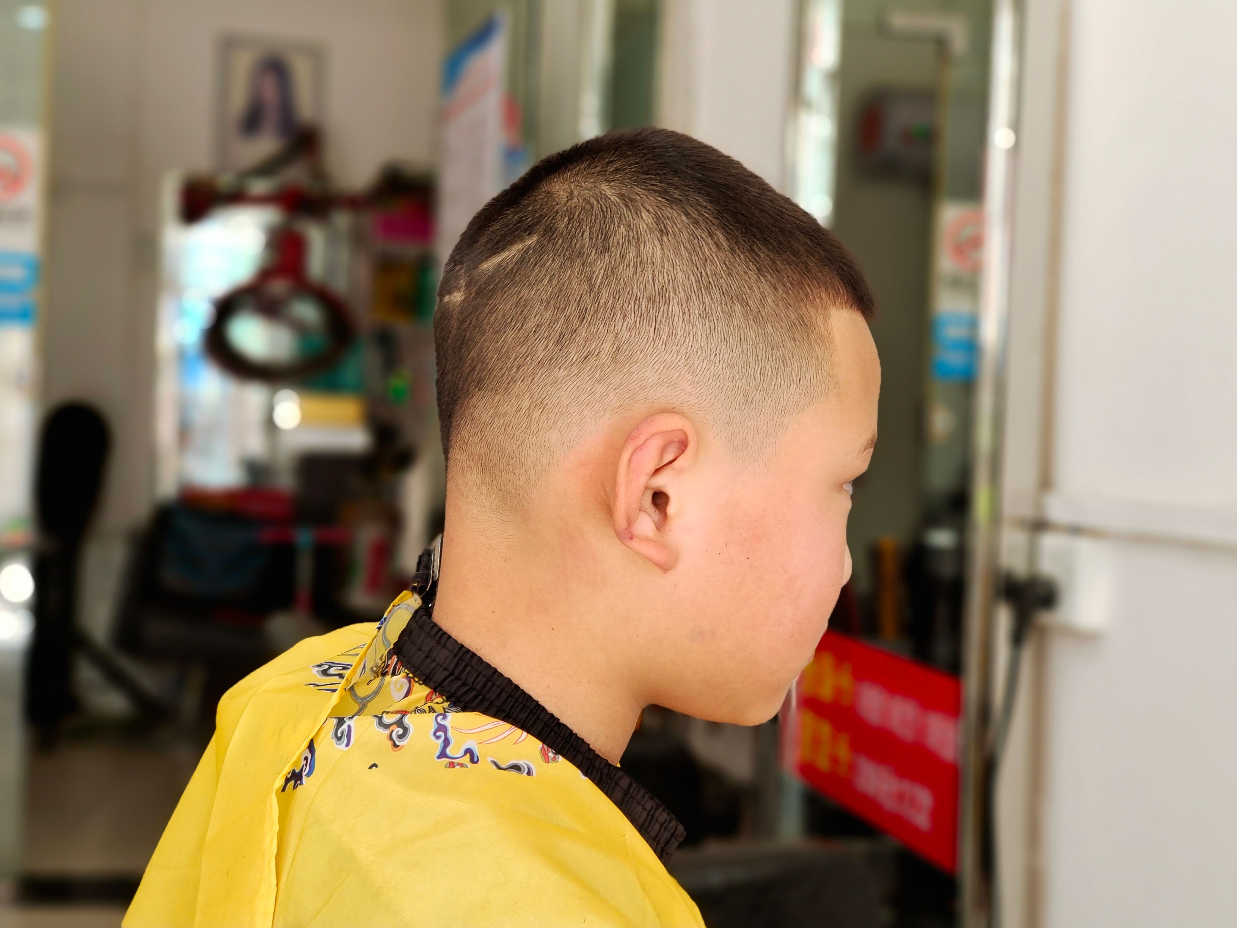 发型 今夏最火小男孩发型,简单时尚还百变,想帅别错过