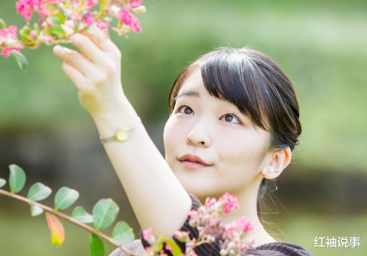 真子后悔下嫁小室圭,留在美国靠啃老度日,生活拮据沦为了笑柄