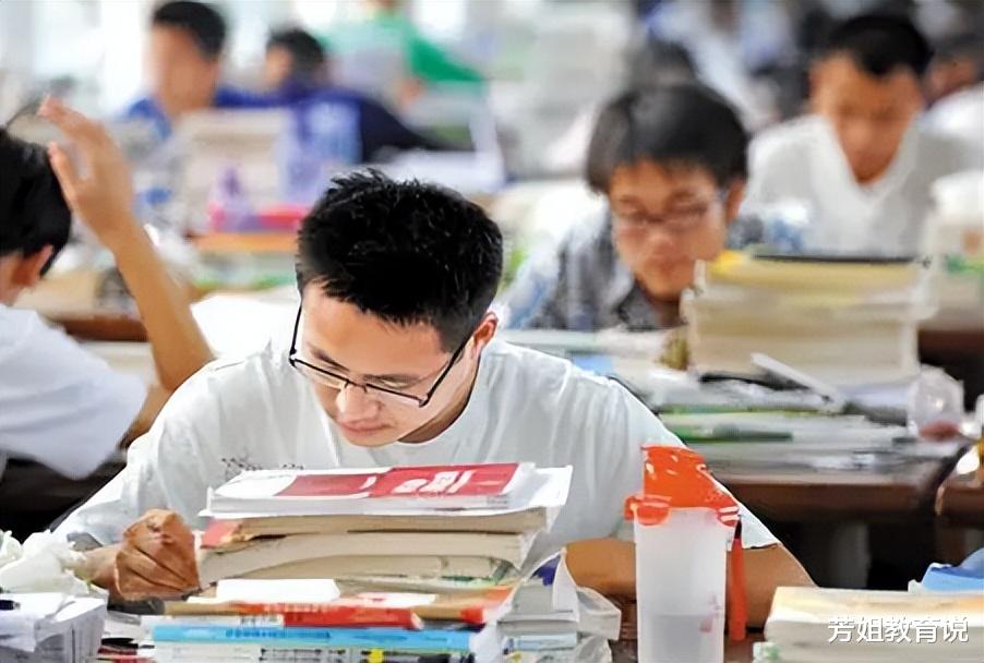 南通|读研可以有多“卷”?高校师姐无奈倾诉:看看我的模样就知道了