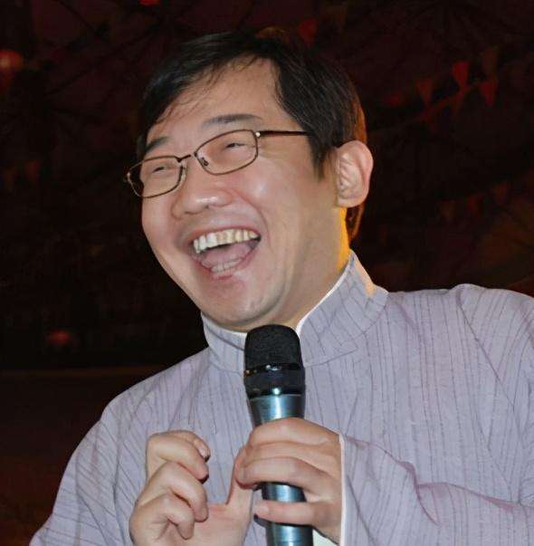 黄磊|“管不住嘴”的明星有多惨？把黄家驹念成“黄家狗”，毁了自己大好前程