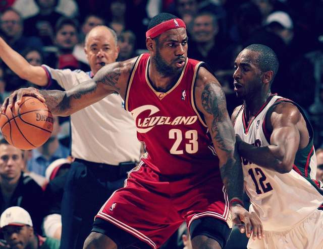 湖人队|NBA未解之谜：詹姆斯在东部西强东弱，詹姆斯在西部东强西弱
