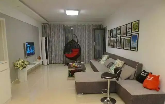 112平新房入住半年,一进门走廊吊顶漂亮极了,卧室更挑不出毛病