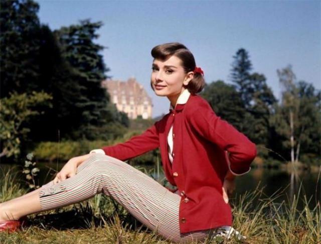 约翰·肯尼迪|同样是走进肯尼迪的情网，赫本和梦露不同待遇，玩弄或真心你细品