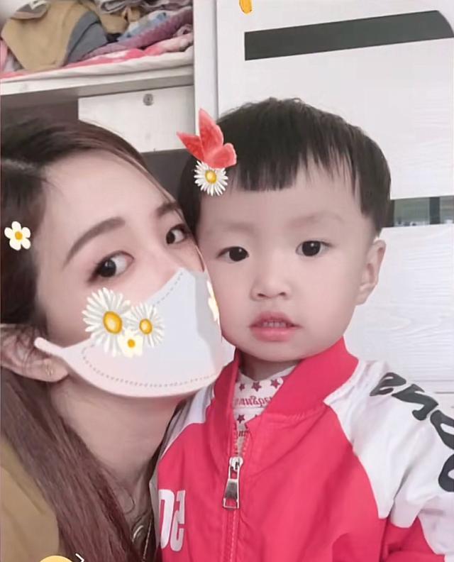 一女子自曝感情黑历史,被老公在酒吧捡到,因已怀孕就嫁给了他
