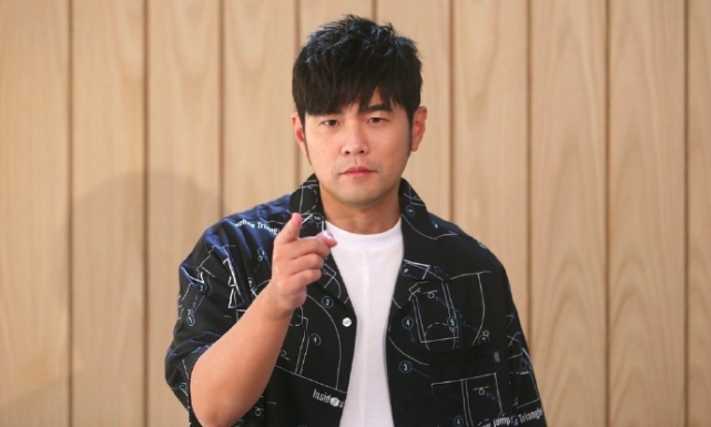 周杰伦|全网喊话周杰伦发声,本人外网晒照表明立场,央视公开力挺周杰伦