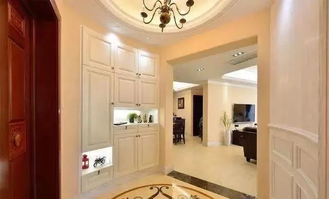 闺蜜说我的婚房装修的太美了，一进门就被玄关惊艳到，大气上档次