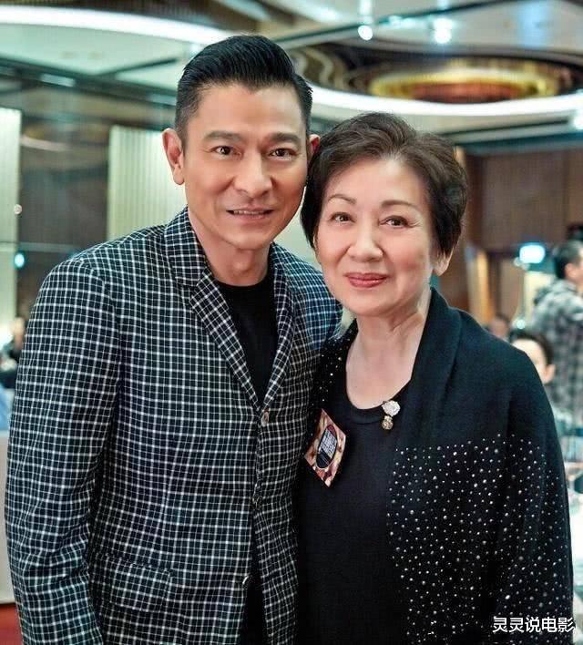 刘德华|59岁刘德华老婆近照曝光,一脸苍老水肿像社会型大妈,女儿跟刘德华很像