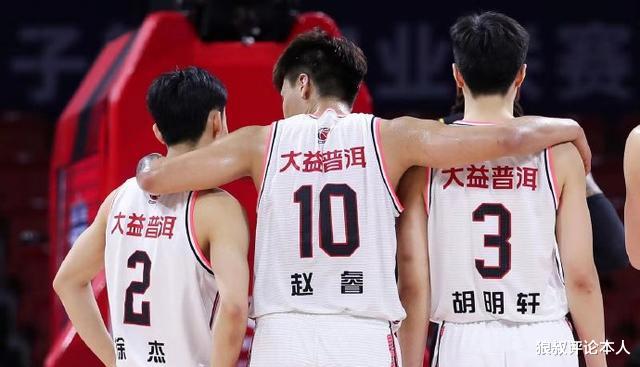 瓜迪奥拉|广东3少合同到期！赵睿基本锁定D类，胡明轩身价暴涨，徐杰最尴尬