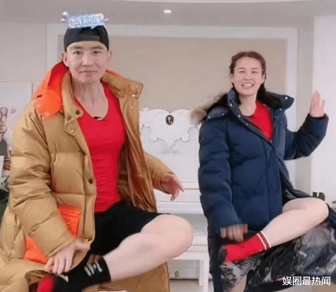 刘畊宏|感情天花板?刘畊宏健身,老婆表情太搞笑,网友:是我本人