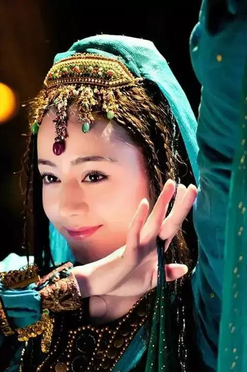 医美|出道即惊艳众人,现在却灵气全无,是花期太短还是医美太过?