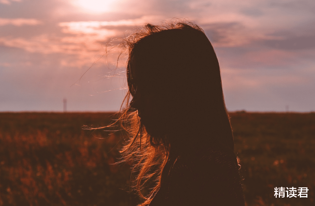 女孩|美女揭秘底薪1w+神秘行业，细思极恐：觉得钱好赚，可能会害了你