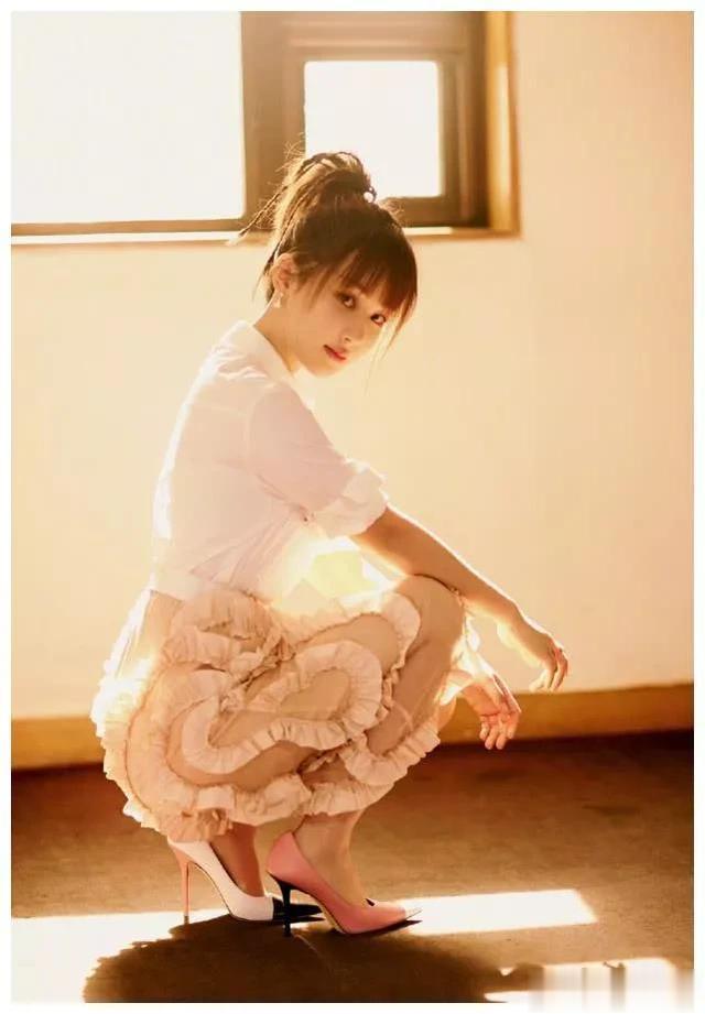 杨紫|邻家女孩杨紫的唯美高跟