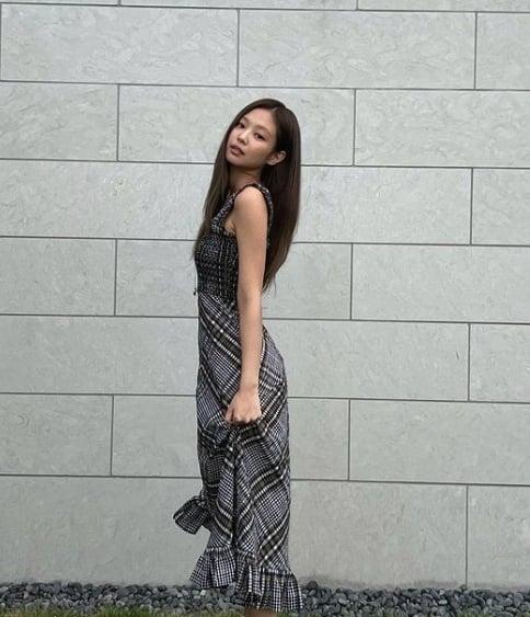 金智妮|Jennie、V额吻照原图！济州岛约会照全曝光，粉丝却对此表示祝福