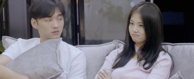 李君婕|重温《心动的信号1》才发现：李君婕这4个行为就是在明目张胆抢人