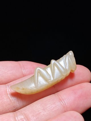 和田玉籽料|明以前 和田玉籽料 白玉 玉蝗虫 飞黄腾达 挂件