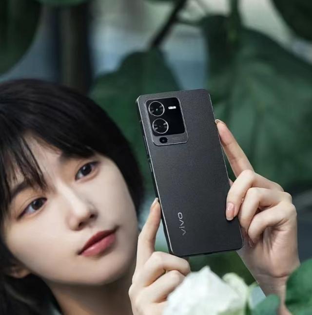 智能手机|vivoS15也稳不住了,12G+256G突然降了920元,十分惊喜