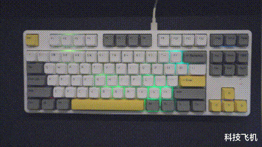 高通骁龙|好家伙！机械键盘好卷，三层消音+RGB机械键盘，今年只要三百多