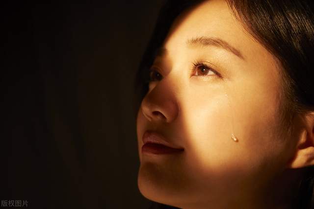 胆大妄为,江西一年轻女孩公开驳斥公安局的通报,竟获几十万点赞