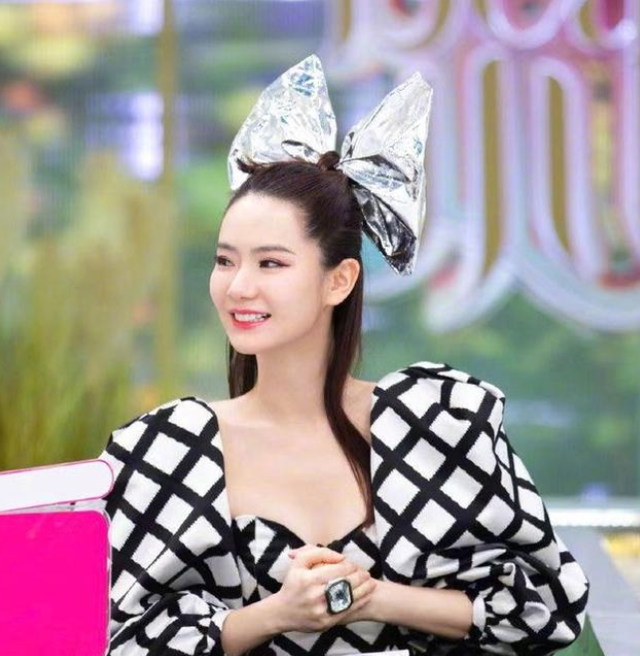 电视剧|外号人称“戚哥”，人气高，娱乐圈中的时尚达人