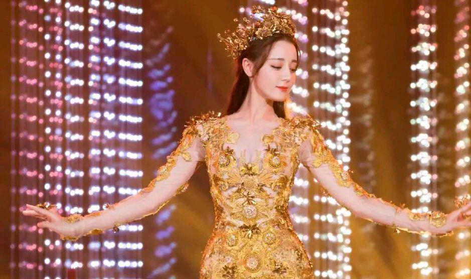 明星|“脸上坑坑洼洼、皮肤松弛、嘴歪”明星不P图的照片状态立马拉胯