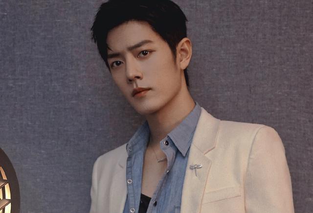 肖战|张小寒辟谣肖战“大瓜”，舆情却并未消散，《爱豆新闻》霸气回应