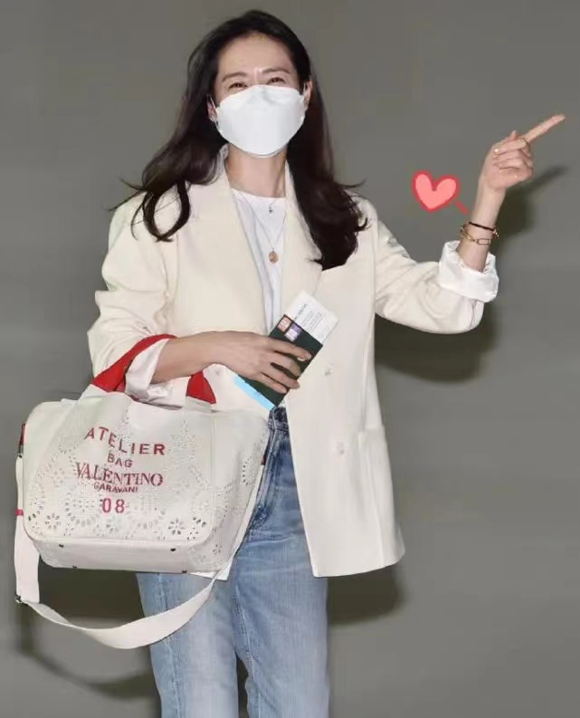 玄彬|玄彬孙艺珍终于高调秀恩爱!穿情侣装度蜜月,玄彬牵手老公力爆棚