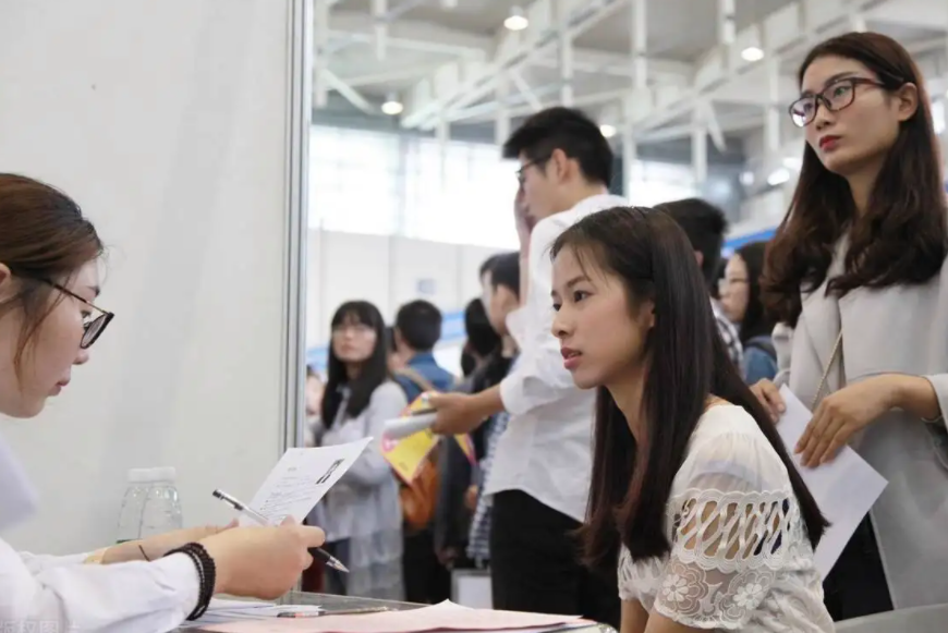 大学|应届生参加秋招有感:开始找工作才意识到,原来自己根本不懂大学