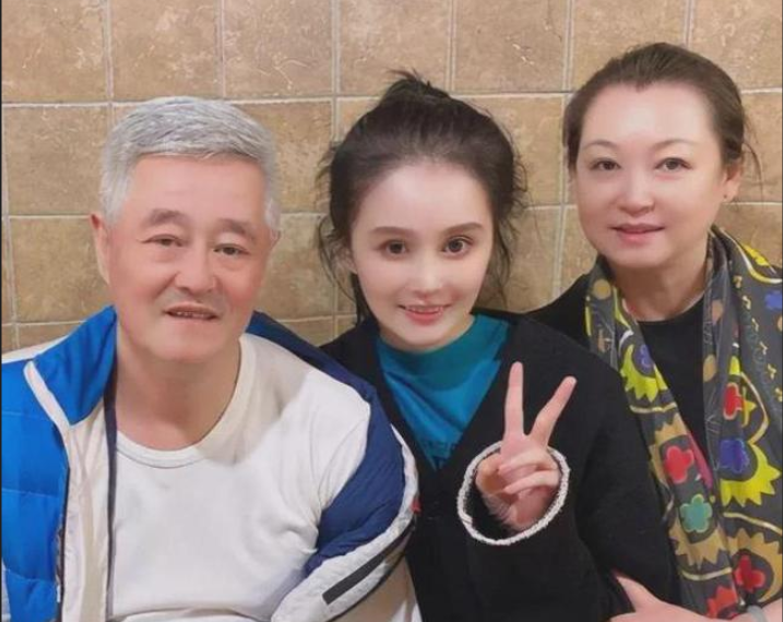 赵本山|球球称结婚要大搞活动，想谈2个品牌卖钻石！赵本山被气出高血压