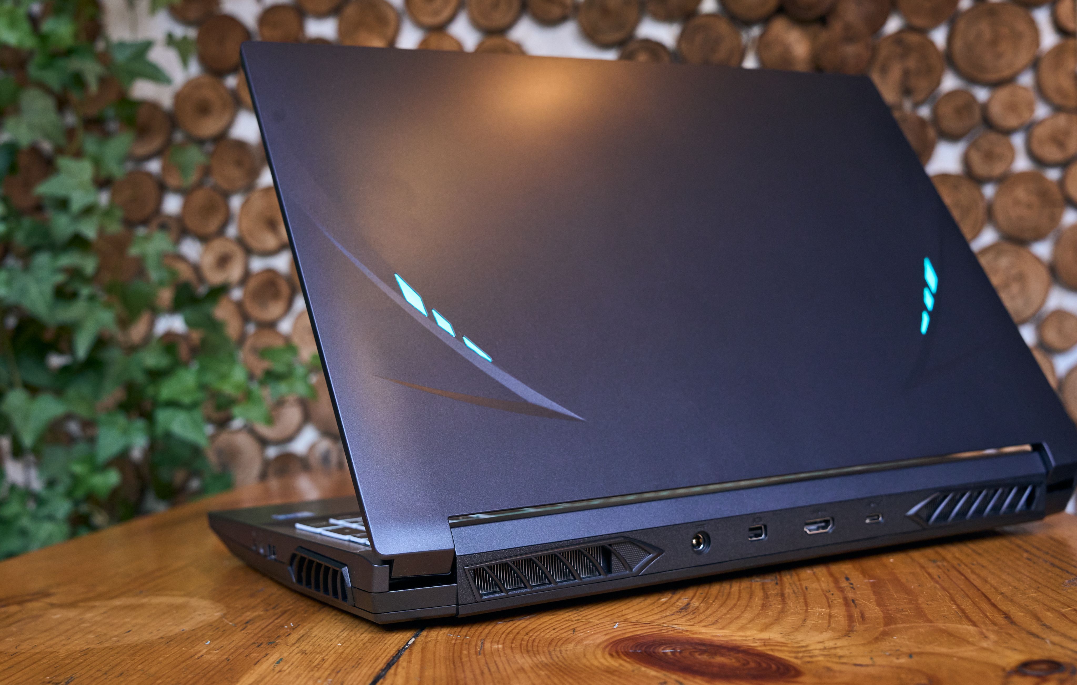 神舟战神|游戏本中性价比”机皇“，神舟战神ZX10-DA5DP到底如何？