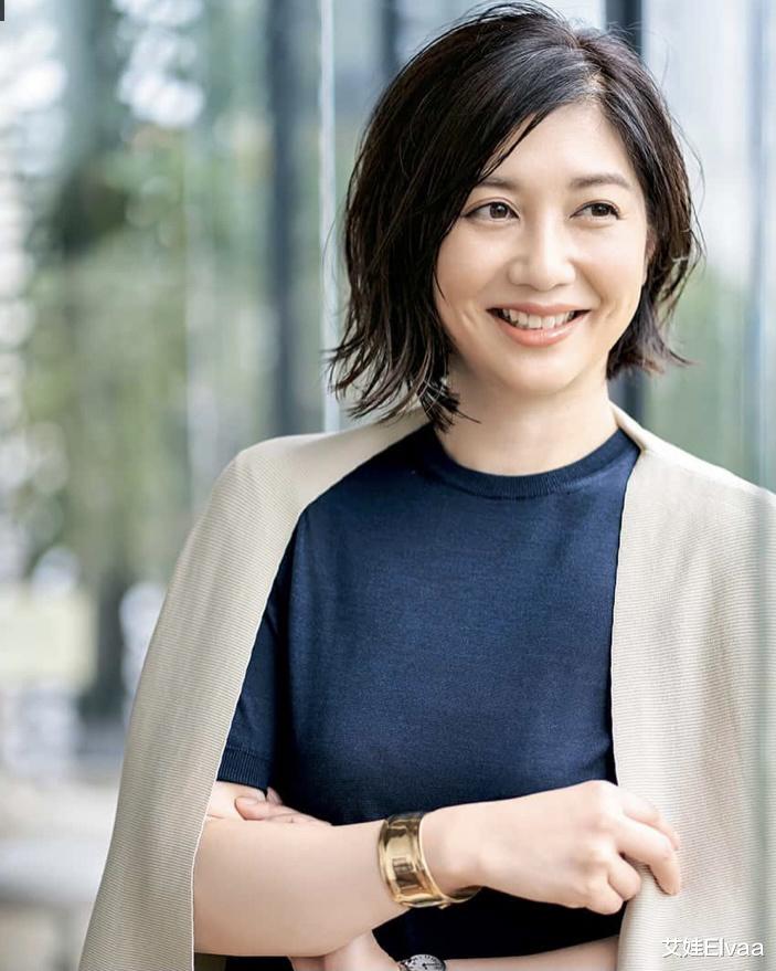 烫发 中年女性怎么烫发不老气？这2个烫发误区，要及时避开