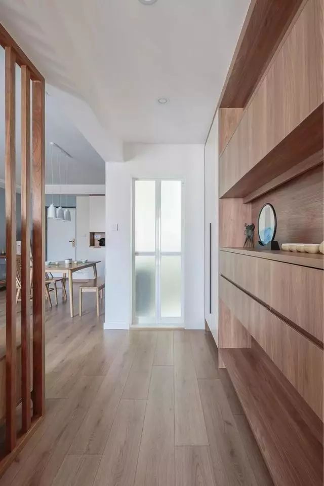 90㎡简约小三房,卧室定制床,小空间利用直叫漂亮