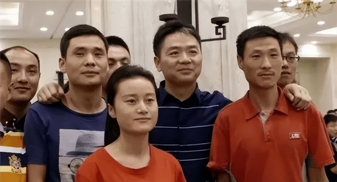 小程序|任劳任怨送快递12年:京东001号快递员金宜财,刘强东给了他什么