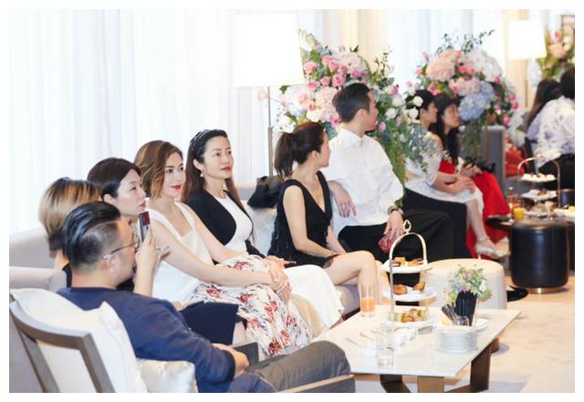 现实版“三十而已”：半个名媛圈的都来了，郭晶晶被冷落了？