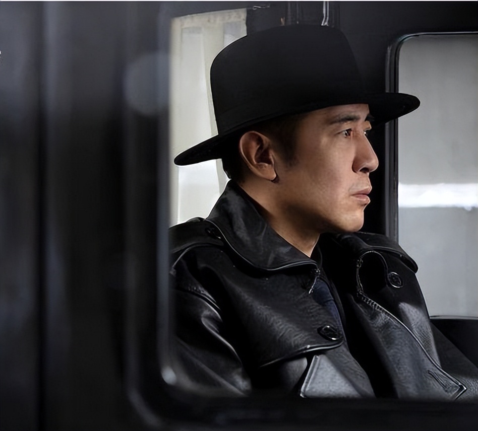 张予曦|《悬崖之上》“站着”挣钱，《满江红》“跪着”能挣更多钱