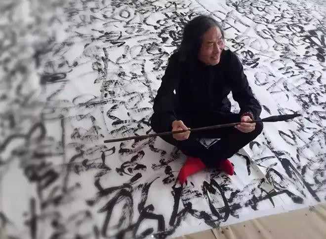 美院王冬龄的天价乱书一个字一万块，他说要用中国书法去感动世界