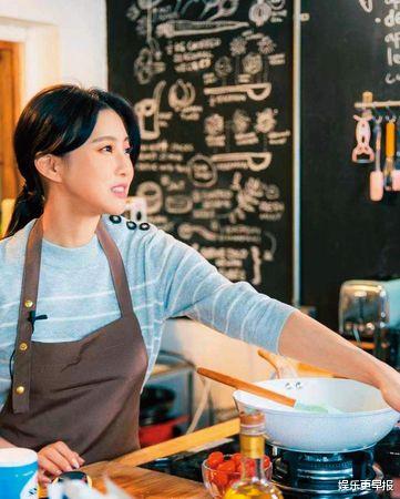 王思聪|孙莹莹「车内调Q新欢」全被拍！后返家又出门她低调发声了