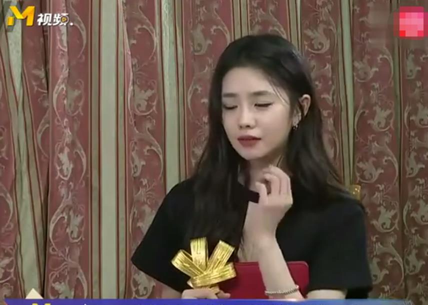 人物设定|假文青、装学霸，凸独立女性，戴着“面具”人设的明星，都翻车了