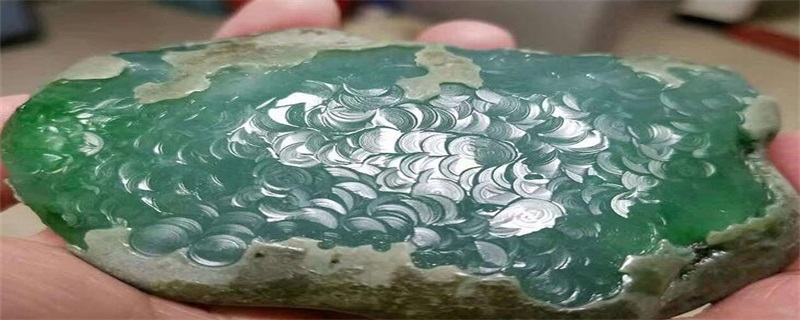 琥珀蜜蜡|怎么选购翡翠玉石毛料