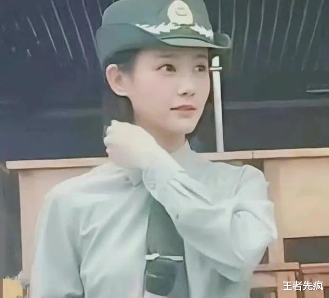 郭笑|特战荣耀如期开播,两个女兵造型太抢眼,艾千雪郭笑笑各有千秋!