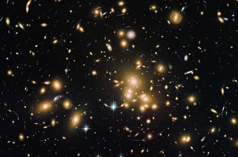 既然宇宙充满天体,哈勃望远镜观测遥远宇宙会被阻挡吗?